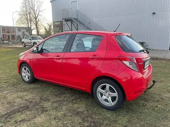 Toyota Yaris 2012 photo 2