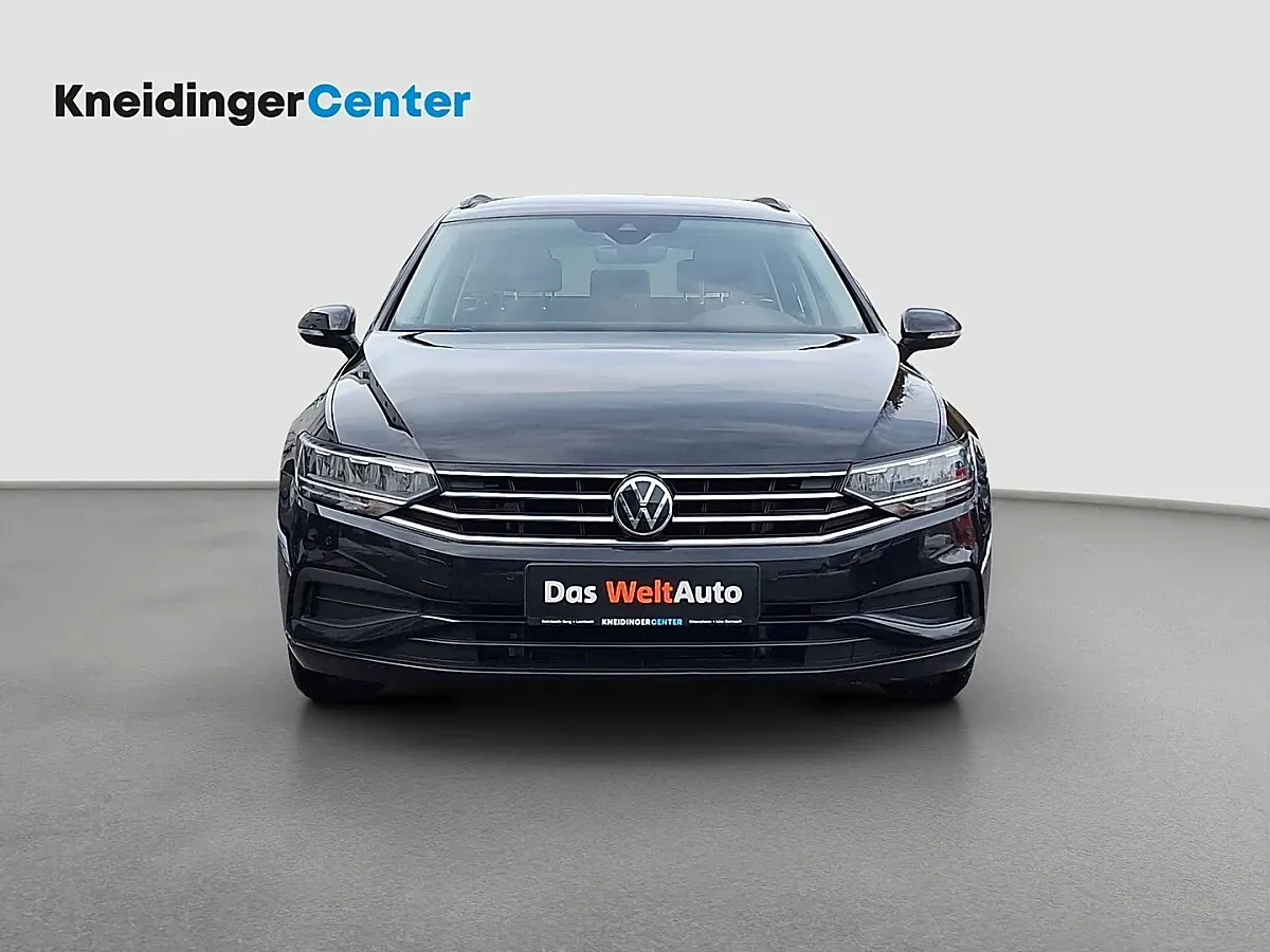 Volkswagen Passat 2022 photo 2