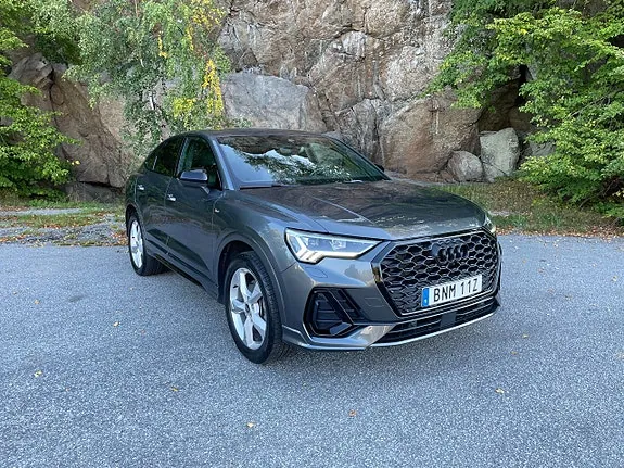 Audi Q3 2023 photo 2