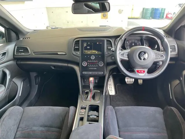 Renault Megane Hatchback 2019 photo 2