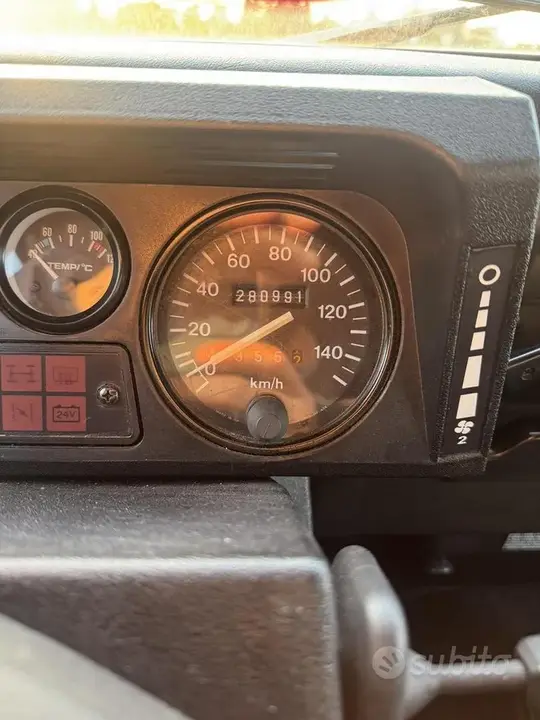 Land Rover Defender 90 1996 photo 5