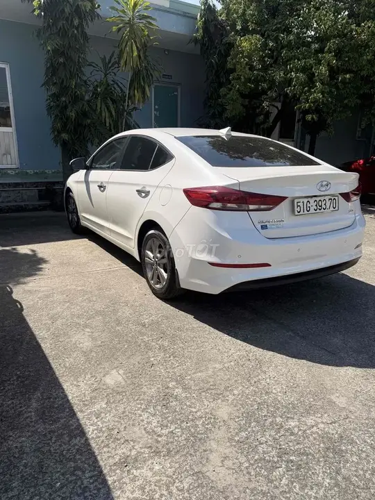 Hyundai Elantra 2017 photo 3