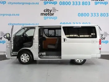 Toyota Hiace 2022 photo 4