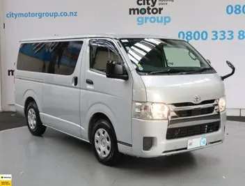 Toyota Hiace 2022 photo 2