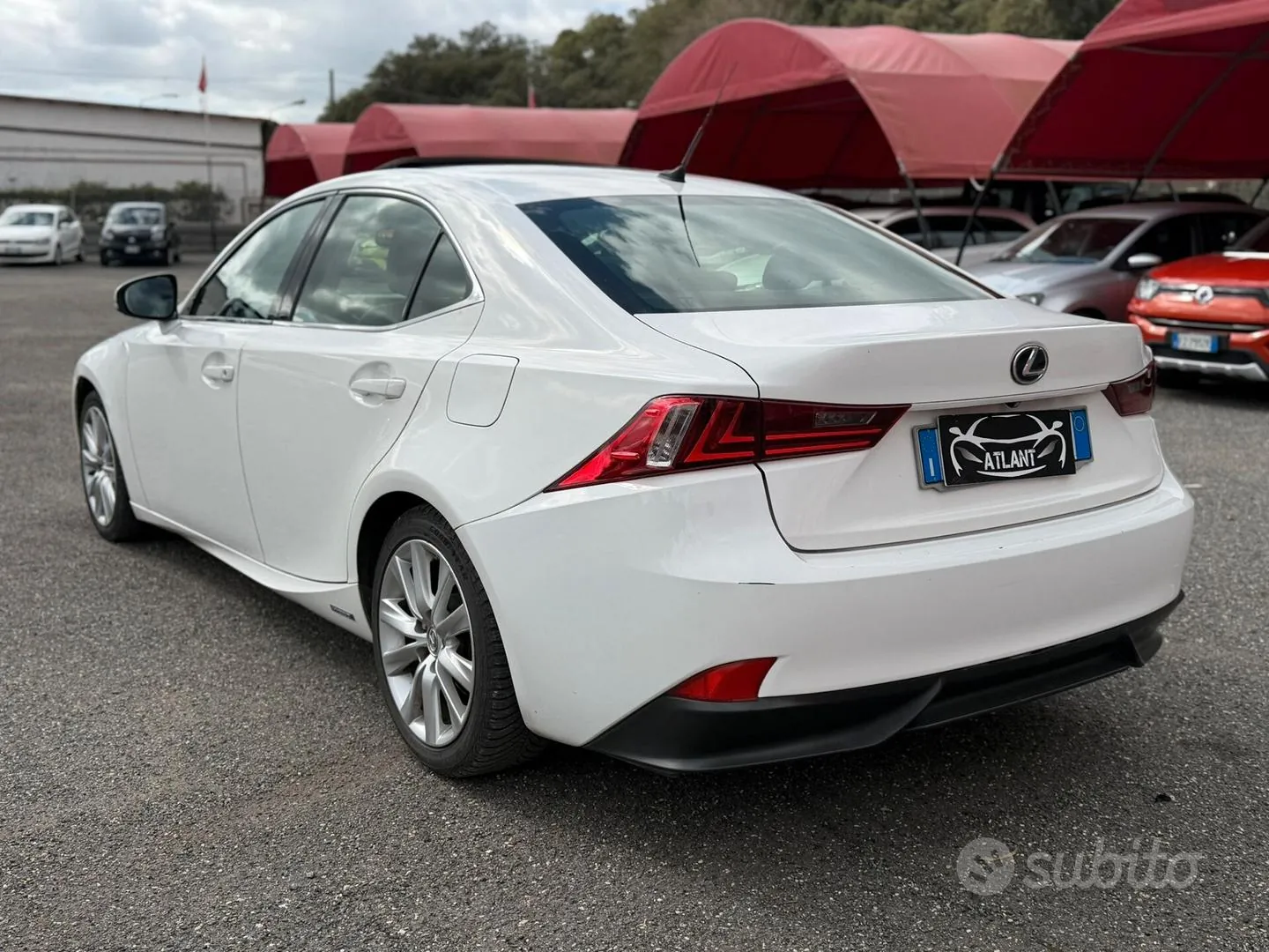 Lexus Is 300 2014 photo 4