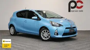 Toyota Aqua 2012 photo 2