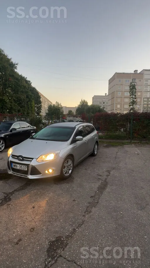 Ford Focus 2014 photo 3