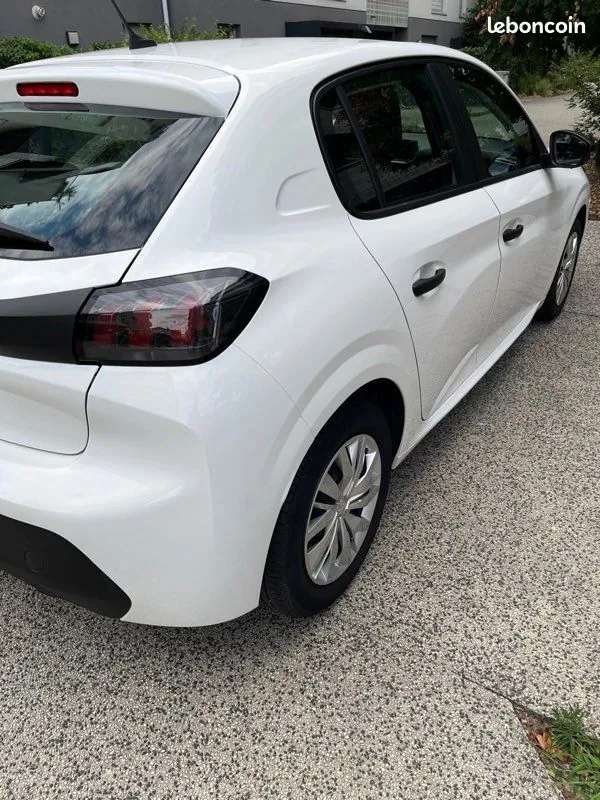 Peugeot 208 2020 photo 5