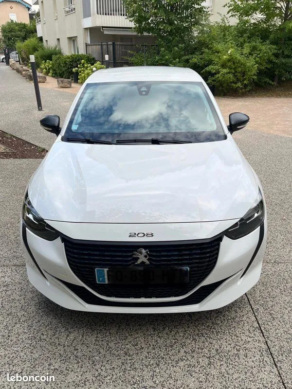 Peugeot 208 2020 photo 2