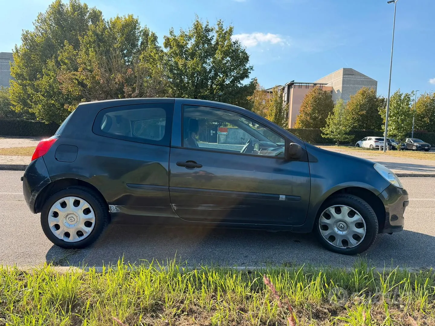 Renault Clio 2006 photo 2