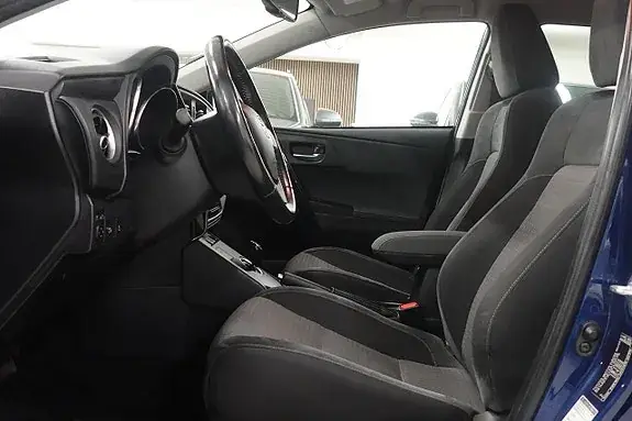 Toyota Auris 2017 photo 4