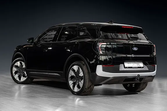 Ford Explorer 2026 photo 2