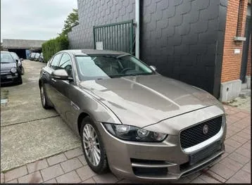 Jaguar Xe 2015 photo 2