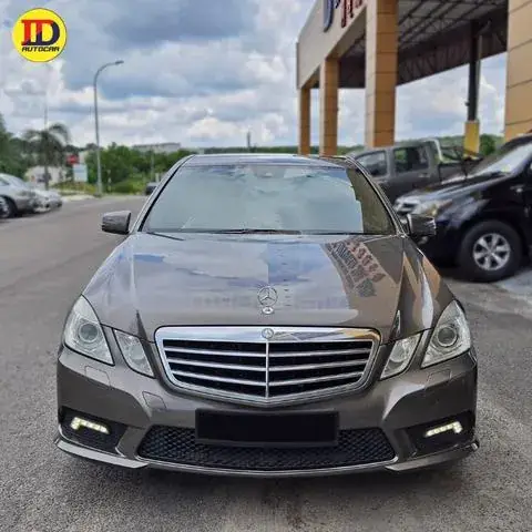 Mercedes-Benz E200