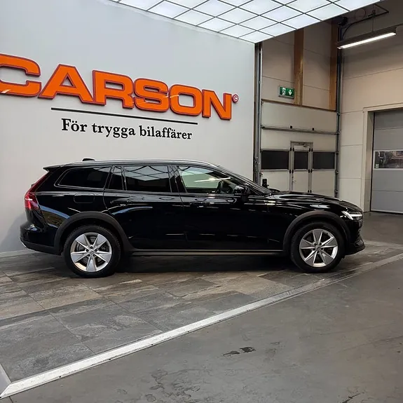 Volvo V60 Cross Country 2021 photo 3
