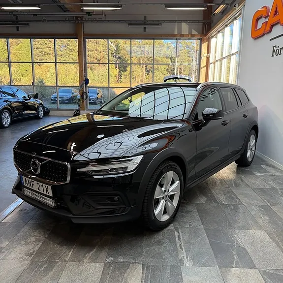 Volvo V60 Cross Country 2021 photo 5