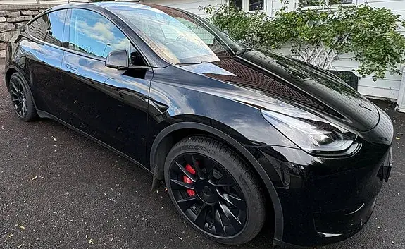 Tesla Model Y 2023 photo 3