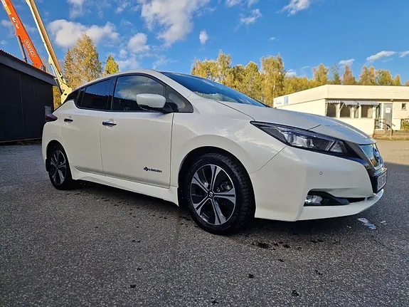 Nissan Leaf 2018 photo 2