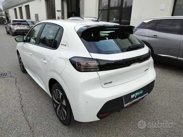 Peugeot 208 2026 photo 4
