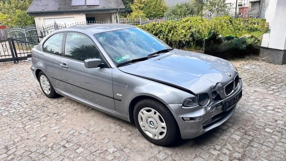 BMW 318Ti