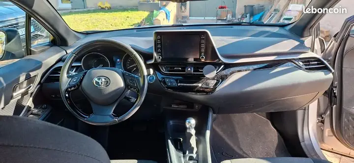 Toyota C-Hr 2021 photo 3