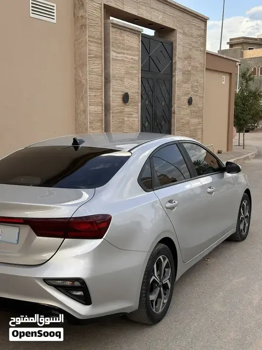 Kia Forte 2019 photo 2