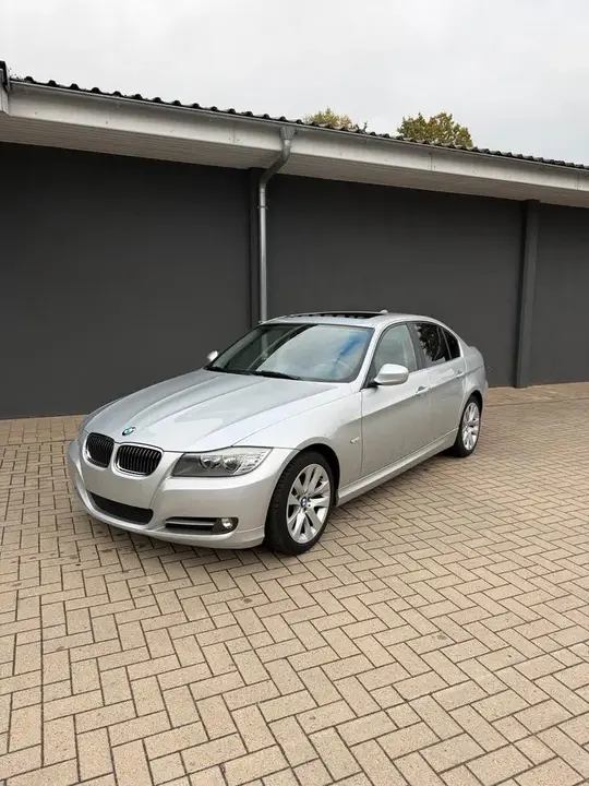 BMW 320I