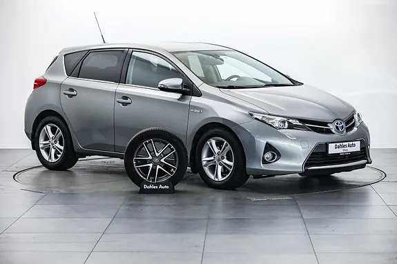 Toyota Auris 2015 photo 2