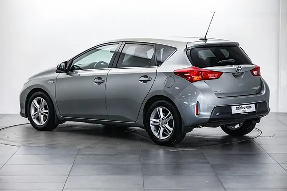 Toyota Auris 2015 photo 5