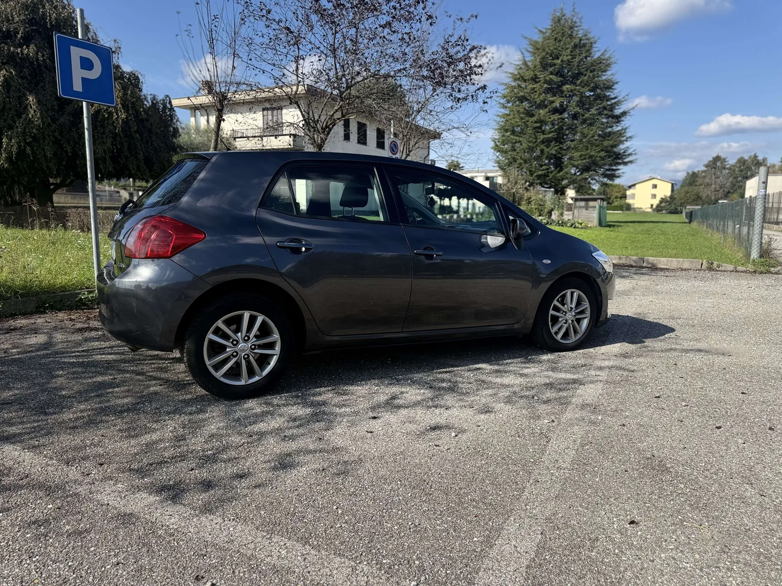 Toyota Auris 2008 photo 3