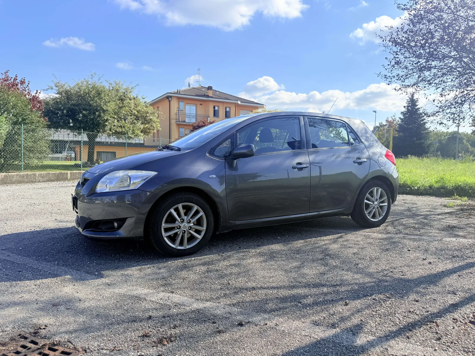 Toyota Auris 2008 photo 2