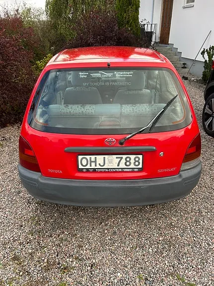 Toyota Starlet 1998 photo 2