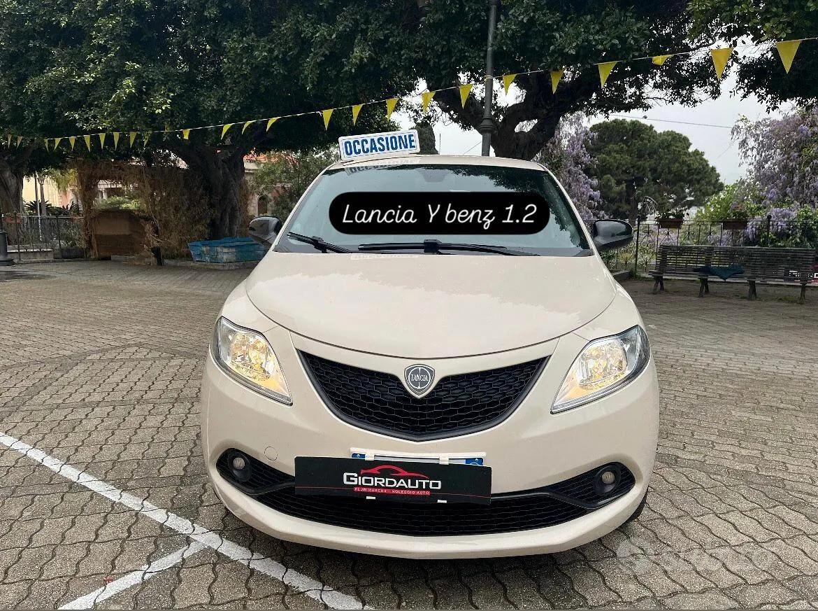 Lancia Ypsilon