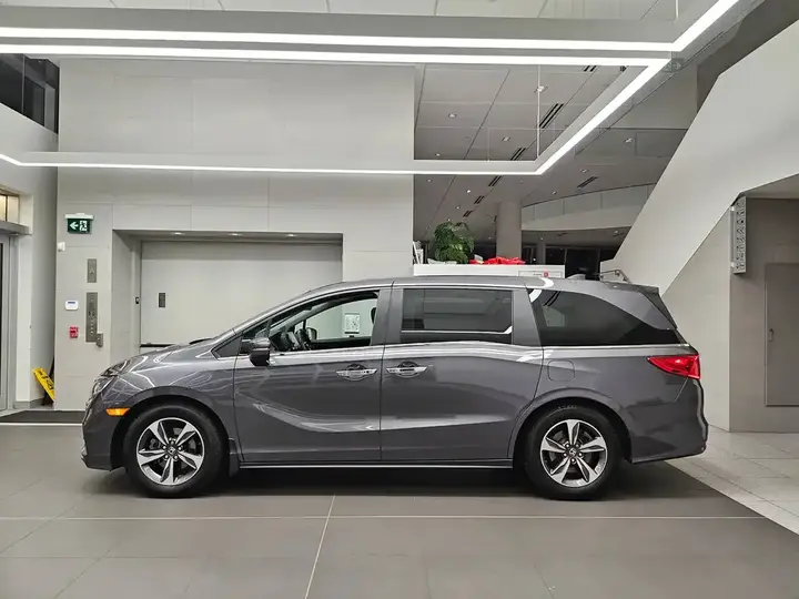 Honda Odyssey 2019 photo 3