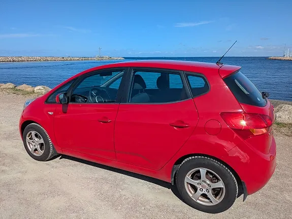 Kia Venga 2010 photo 5