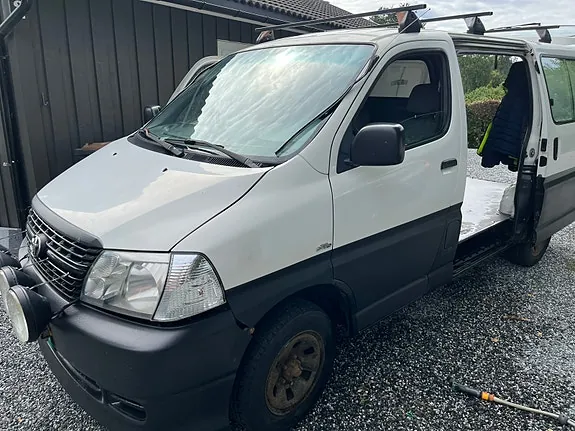 Toyota Hiace 2007 photo 2