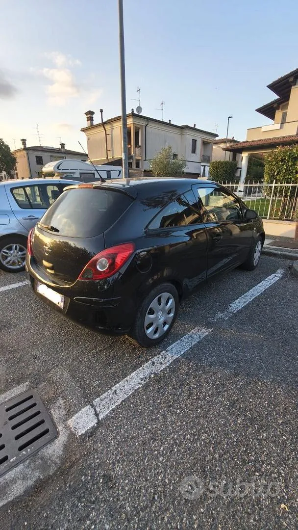 Opel Corsa 2010 photo 3