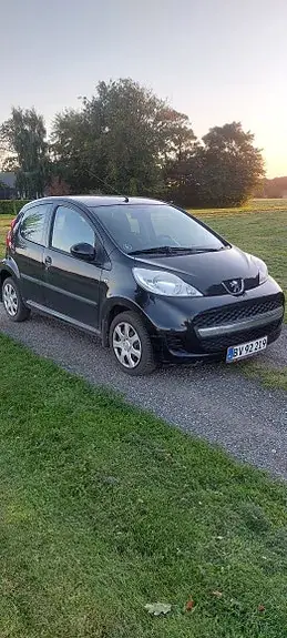 Peugeot 107 2011 photo 2