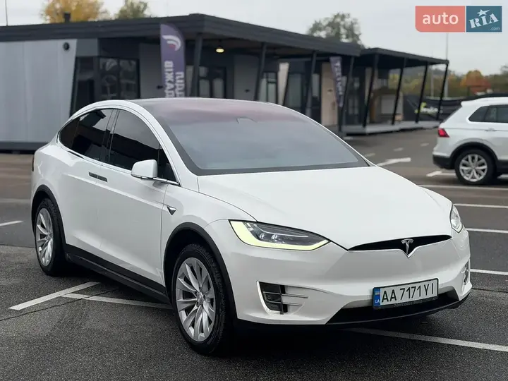 Tesla Model X 2017 photo 3