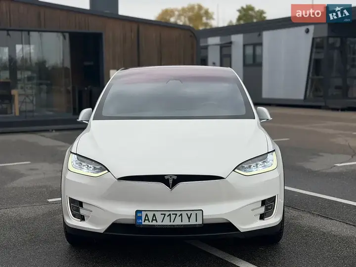 Tesla Model X 2017 photo 2