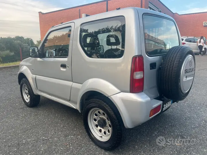 Suzuki Jimny 2000 photo 5