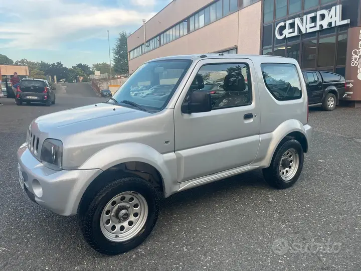 Suzuki Jimny 2000 photo 3