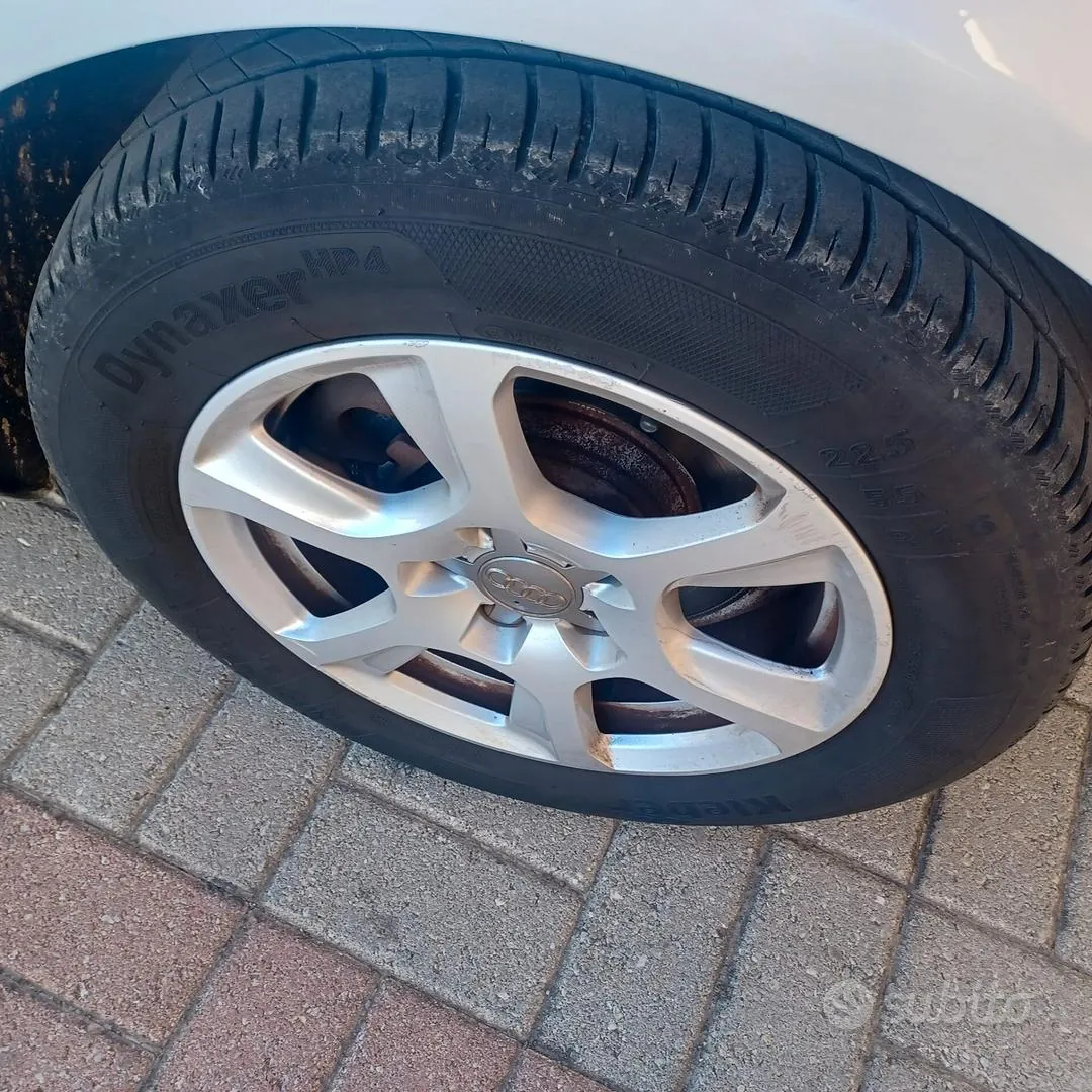 Audi A4 2011 photo 3