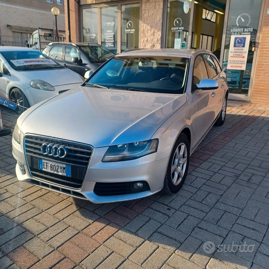 Audi A4 2011 photo 4