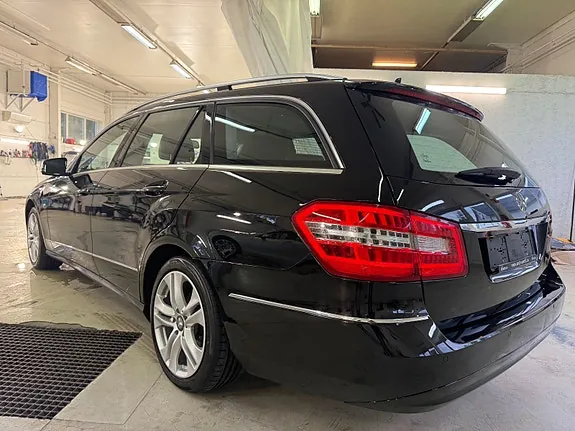 Mercedes-Benz E-Class 2011 photo 4