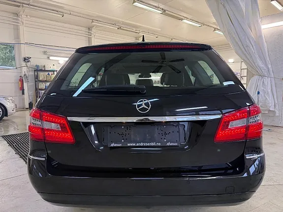 Mercedes-Benz E-Class 2011 photo 5