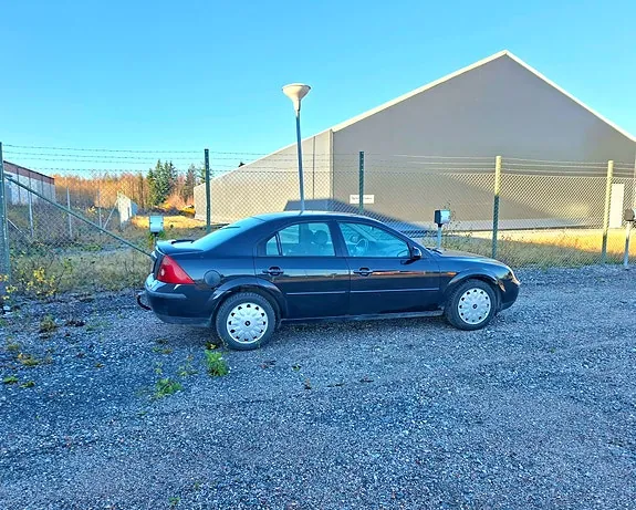 Ford Mondeo 2002 photo 4