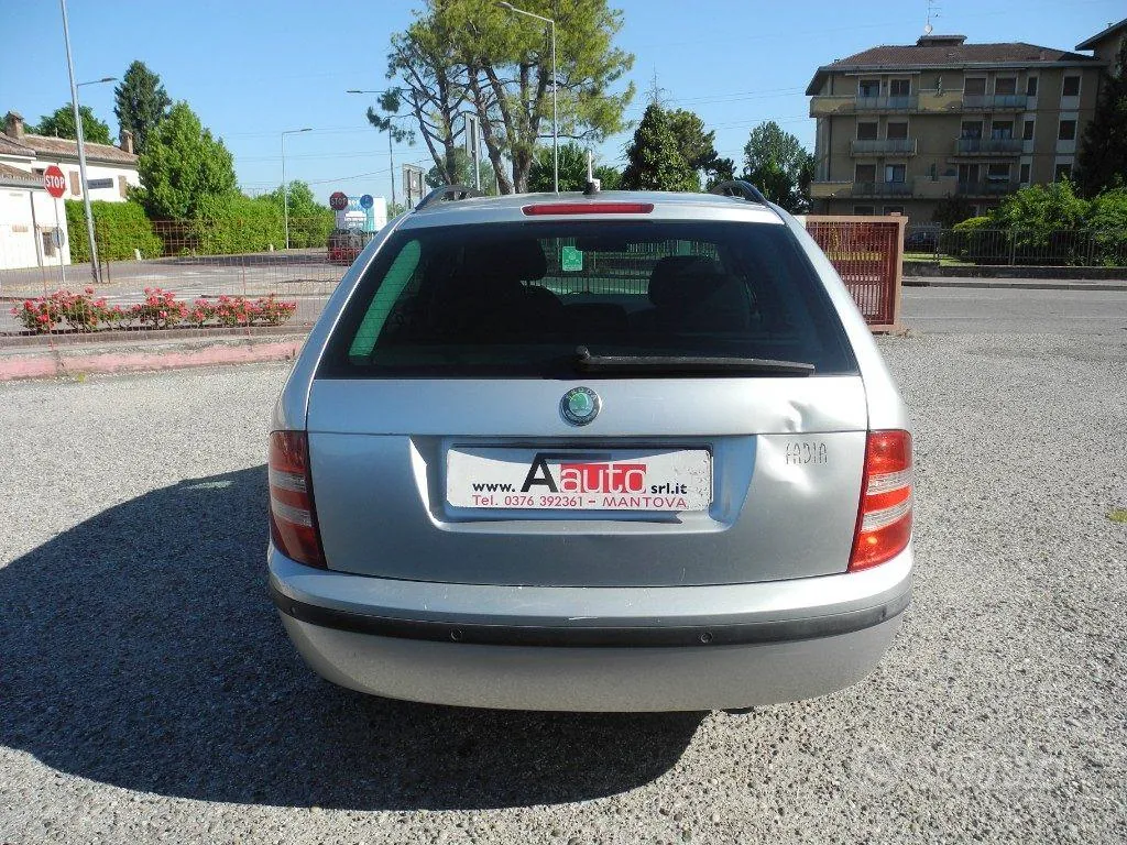 Skoda Fabia 2006 photo 4