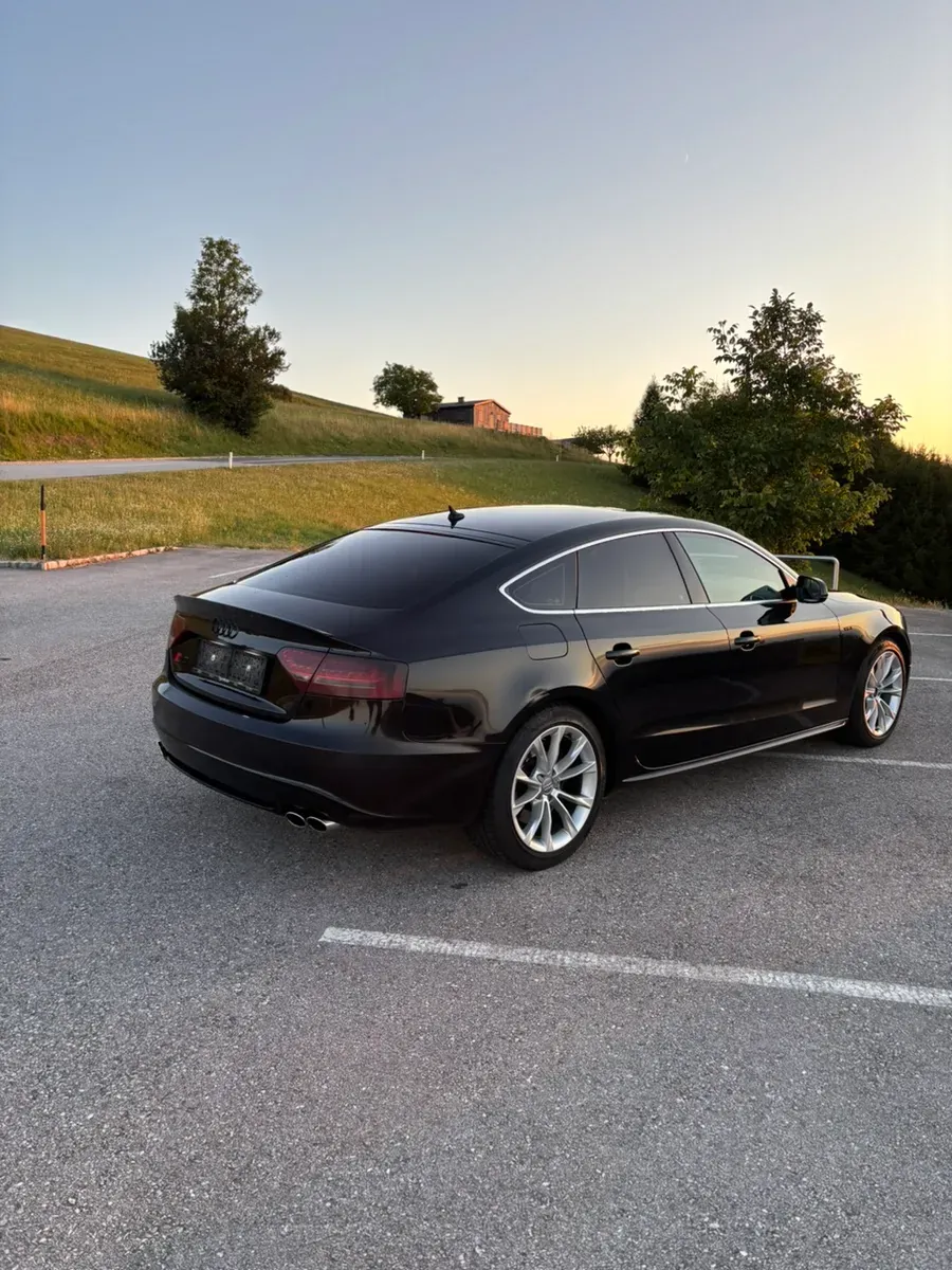 Audi A5 2010 photo 3