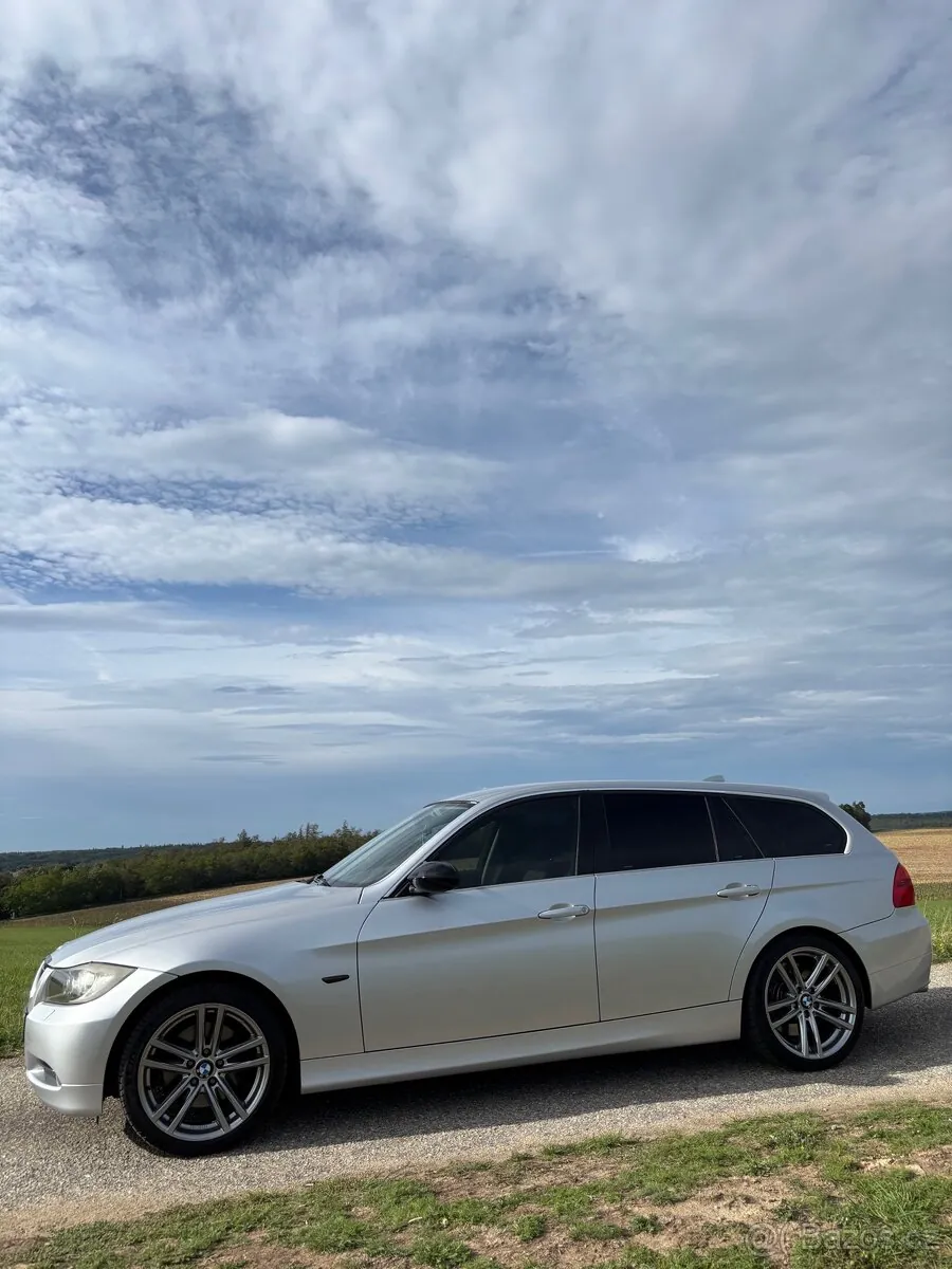 BMW E91 2008 photo 2